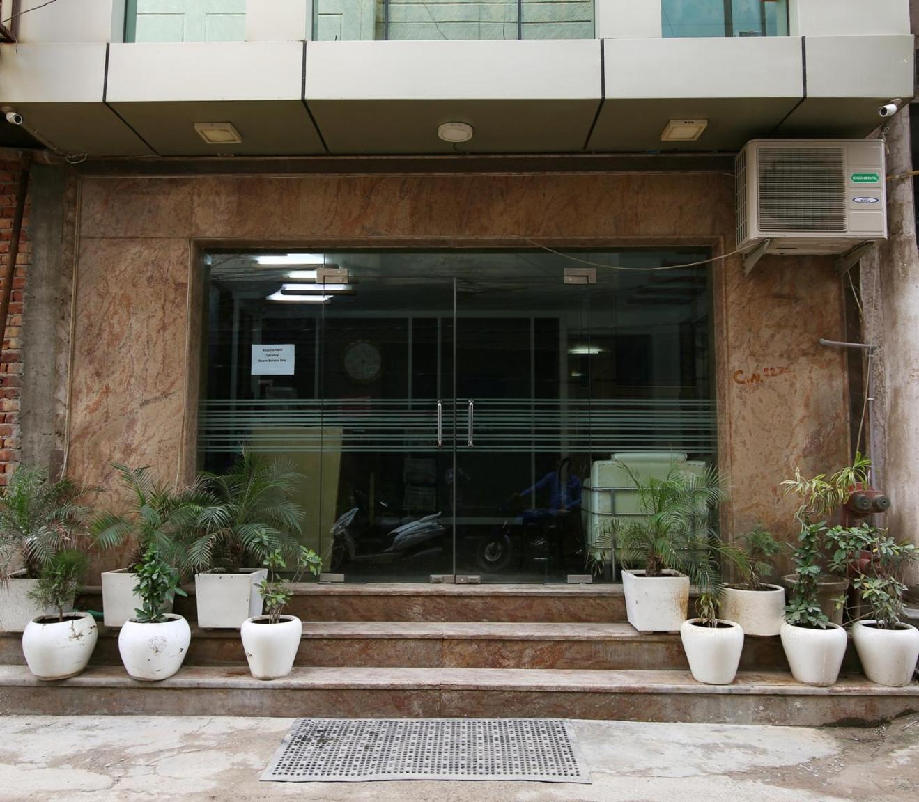 Hotel Opera New Delhi Bagian luar foto